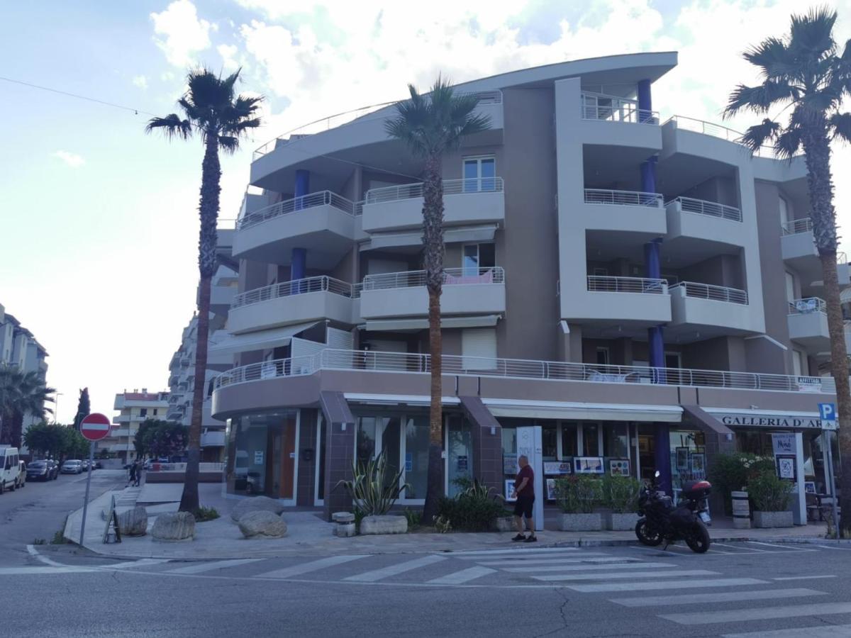 Casamare Alba Adriatica Frontemare Apartamento Exterior foto